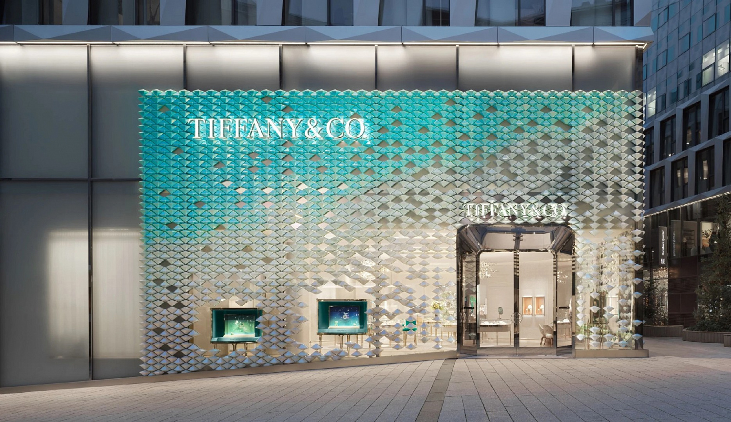 MVRDV украшает Tiffany & Co. фасадом из переливающихся керамических бриллиантов